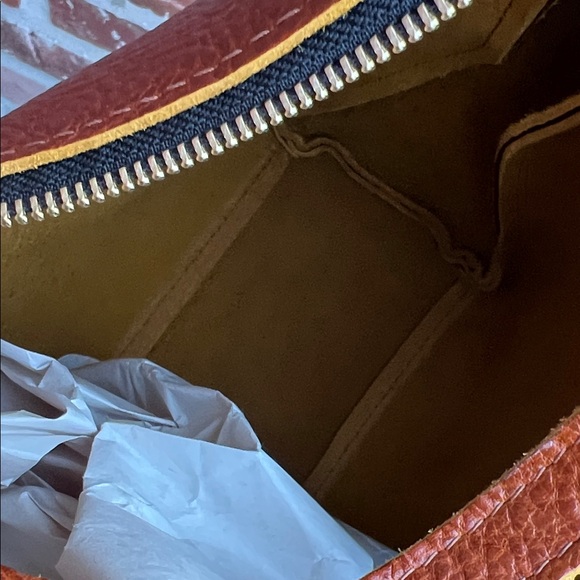 Portland Leather Goods Aspen Shoulder Bag in Sienna Pebbled Leather - Picture 10 of 11